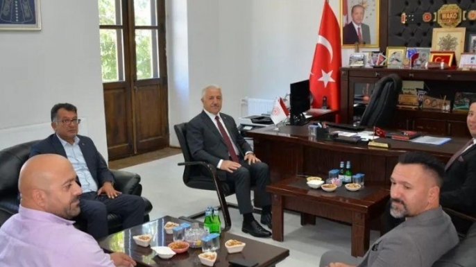 Ahmet Arslan’dan Spor Müdürü Başköylü’ye Ziyaret