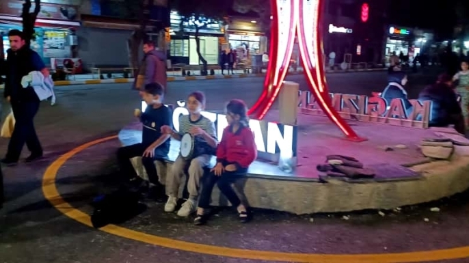 Kağızman istiklal alanı trafiğe kapatılıp yayalaştırıldı