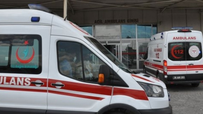 Kars'ta 17 yaşındaki kız 2. kattan düştü