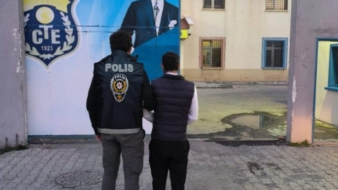 Kars'ta ''Sahte Bankacı'' Yakalandı!