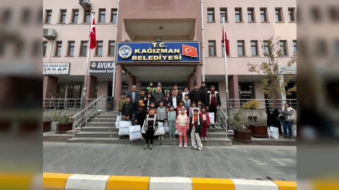 Kaymakam ve Kağızman spor Çocukları sevindirdi,