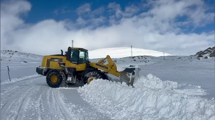 Kars’ta kar ve tipi: 200 köy yolu ulaşıma kapandı