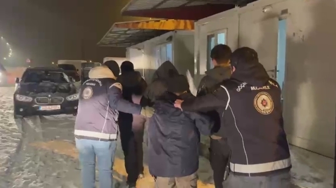 Saman balyaları arasında umut yolculuğu polise takıldı: 1 tutuklama