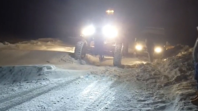 Kars'ta tipiden mahsur kalan 30 kişi kurtarıldı