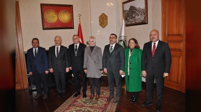 Bakan Göktaş, Sarıkamış Şehitlerini anma programı kapsamında Kars’ta ziyaretlerde bulundu