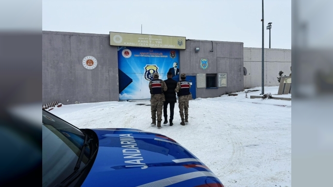 Kars’ta 15 yıl hapis cezasıyla aranan şahıs yakalandı